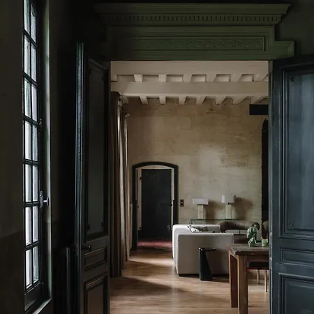 Castle Near Saint Emilion With Services Included