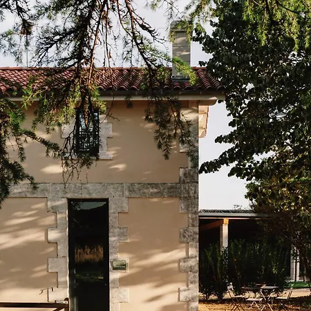 Castle Near Saint Emilion With Services Included Villa Abzac (Gironde)