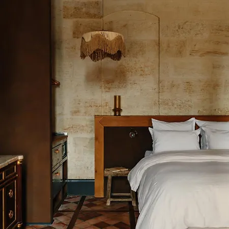 Castle Near Saint Emilion With Services Included *