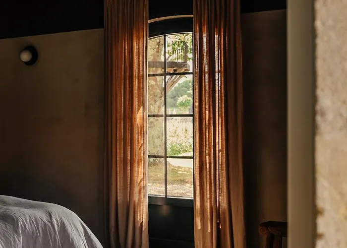 Castle Near Saint Emilion With Services Included Vila